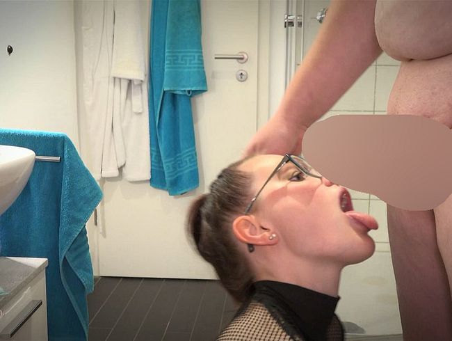 Bella-Klein's Porno Video: Geile Überraschung nach der Dusche!