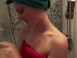 Bella Klein Porno Video: Das erste mal gefi**t !!! ENDLICH !!!