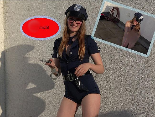 Bella Klein Porno Video: Geiler Striptease im Polizeioutfit